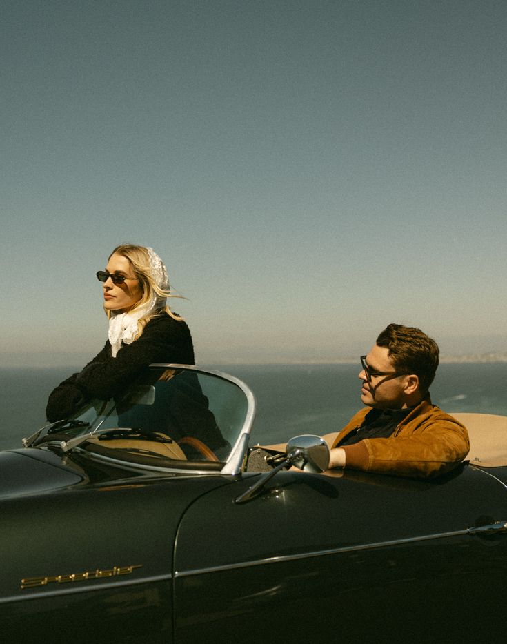 2 Pack Artificial Autumn Maple Tree with 24 LED Lights, Battery/USB Powered Thanksgiving Table Lamp, Fall Harvest Home Decor for Wedding Party Indoor Outdoor